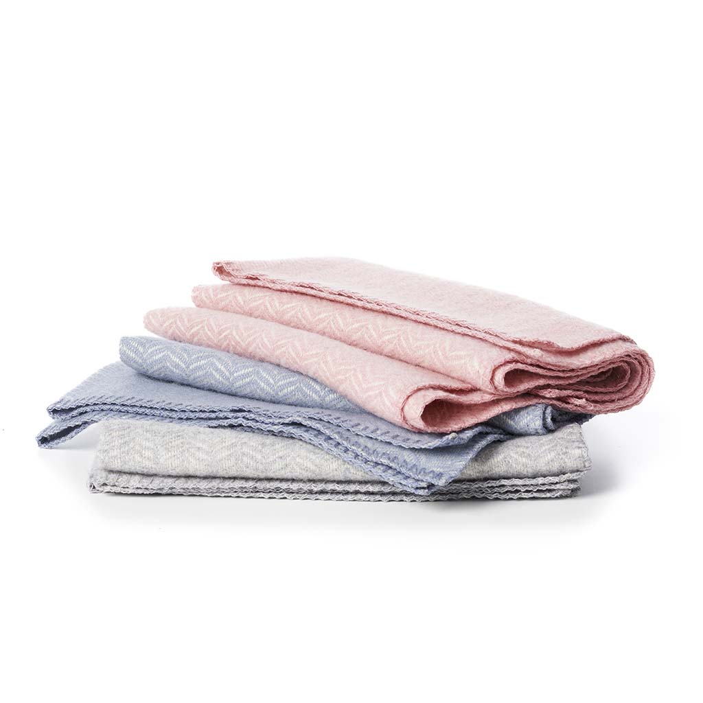 Klippan . Sciarpa Tippy Baby Pink 65 x 90cm. 25% Cashmere wool &amp; 75% merino wool.