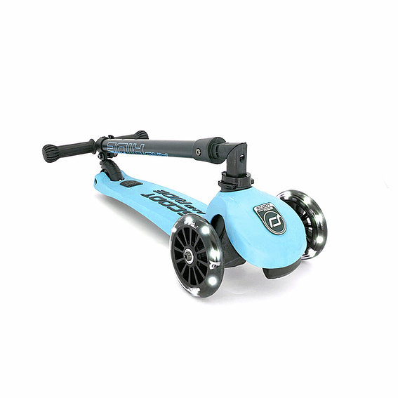 Scooter and Ride . Highwaykick 3 LED blueberry