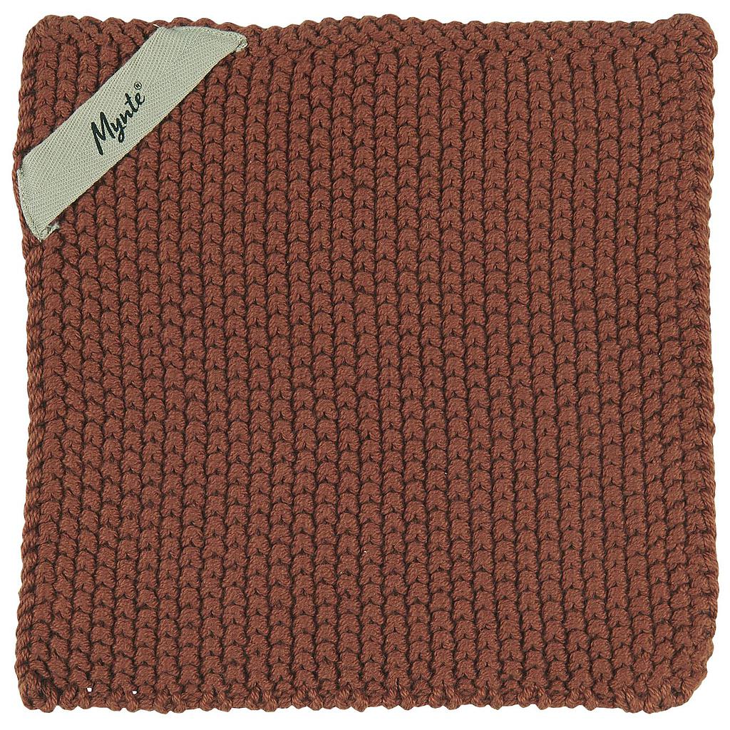 Ib Laursen . Pot holder Mynte rustic brown knitted